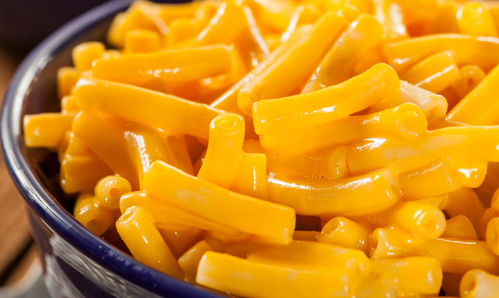 macaroni cheese in a bowl