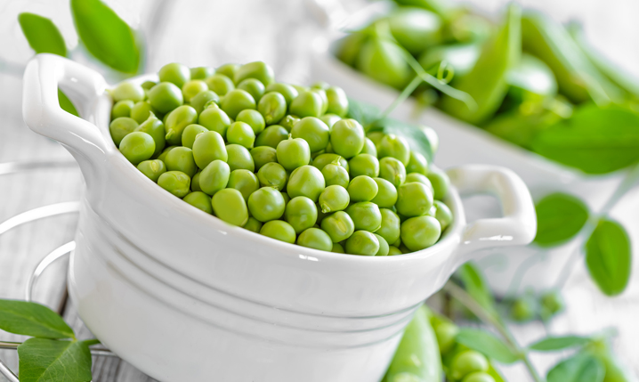 green peas in serving dish